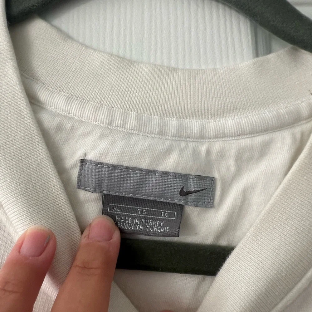 Nike Men's White Crewneck - Picture 3 of 7